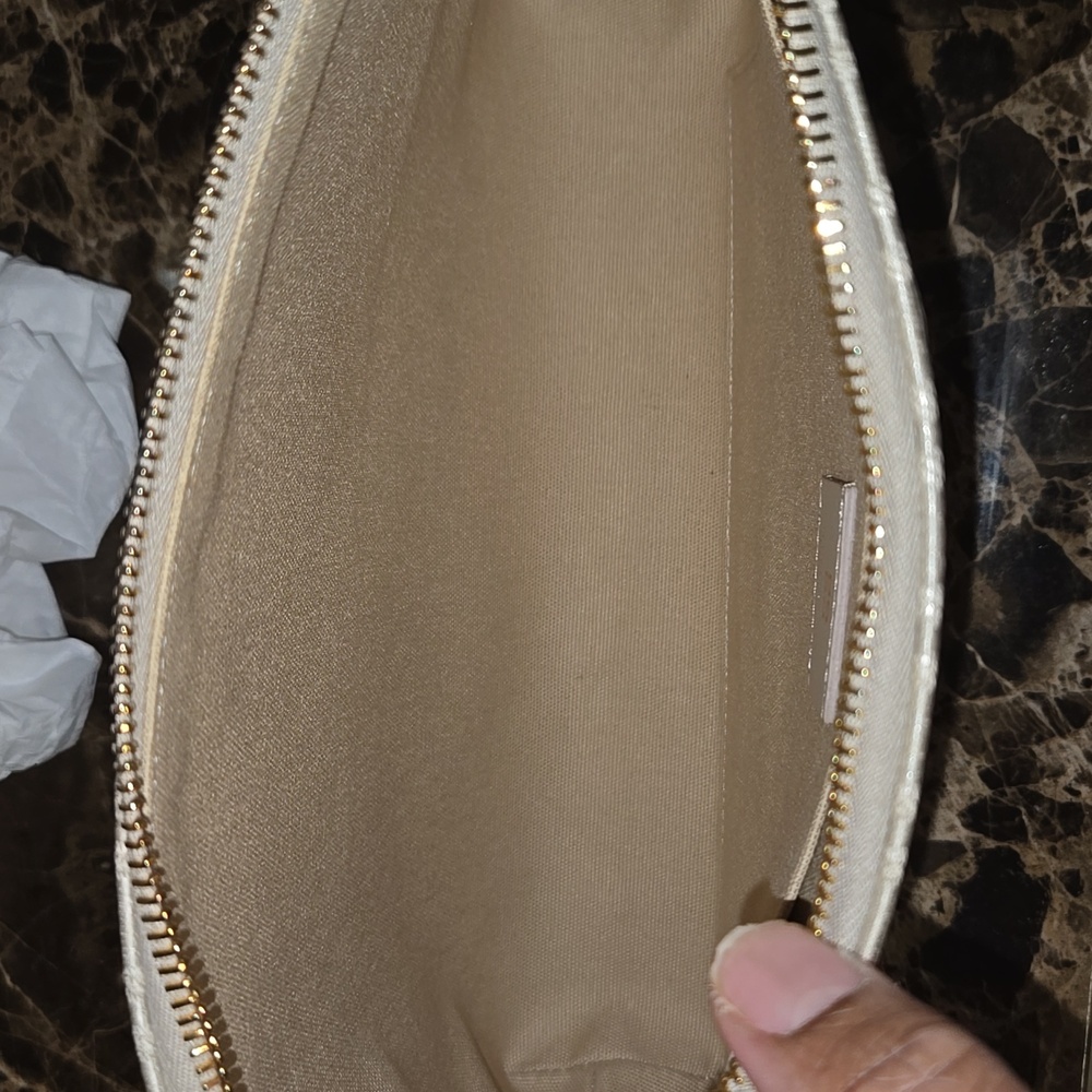 AUTHENTIC Givenchy Textured Cream Pouch with Gold Zipper - Picture 8 of 10